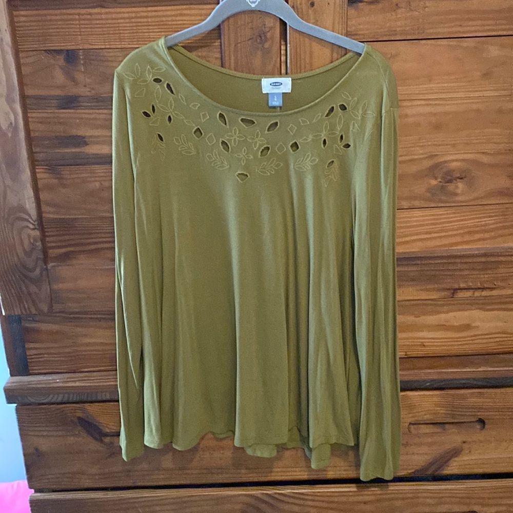 Old Navy swing cutout neckline top size L